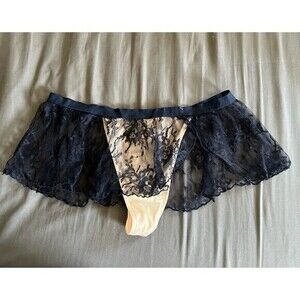 Maidenform thong skirt size‎ 7